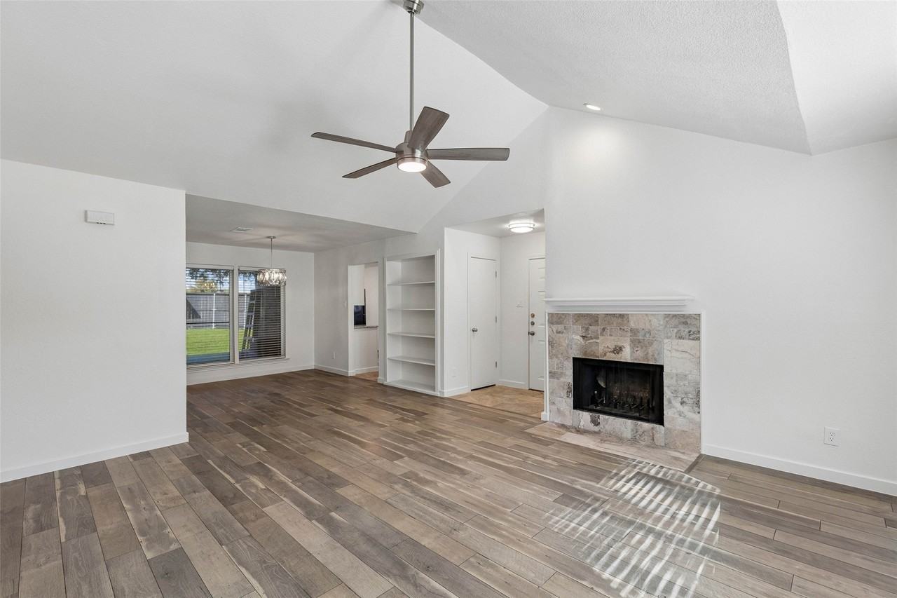 3307 Foxboro Dr - Photo 5 of 33