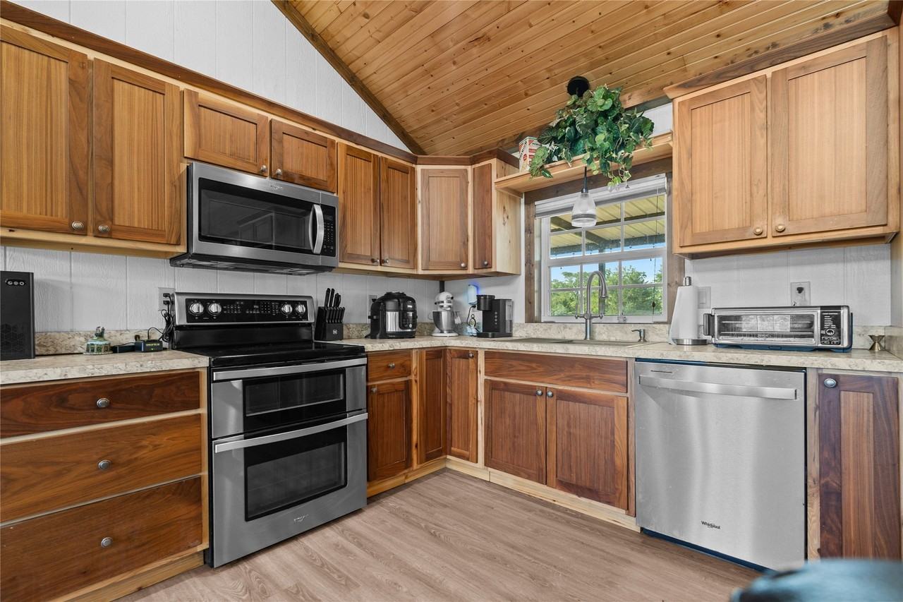 1001 County Road 1350 - Photo 3 of 28