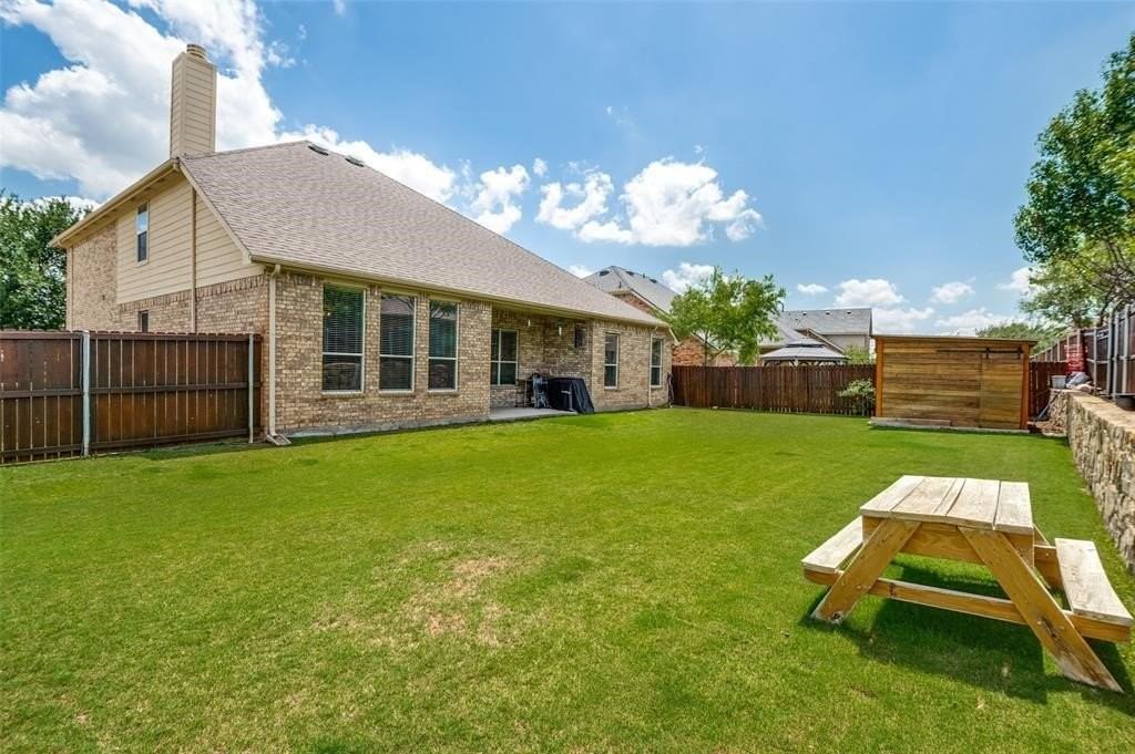 2641 Tradewinds Dr - Photo 2 of 14