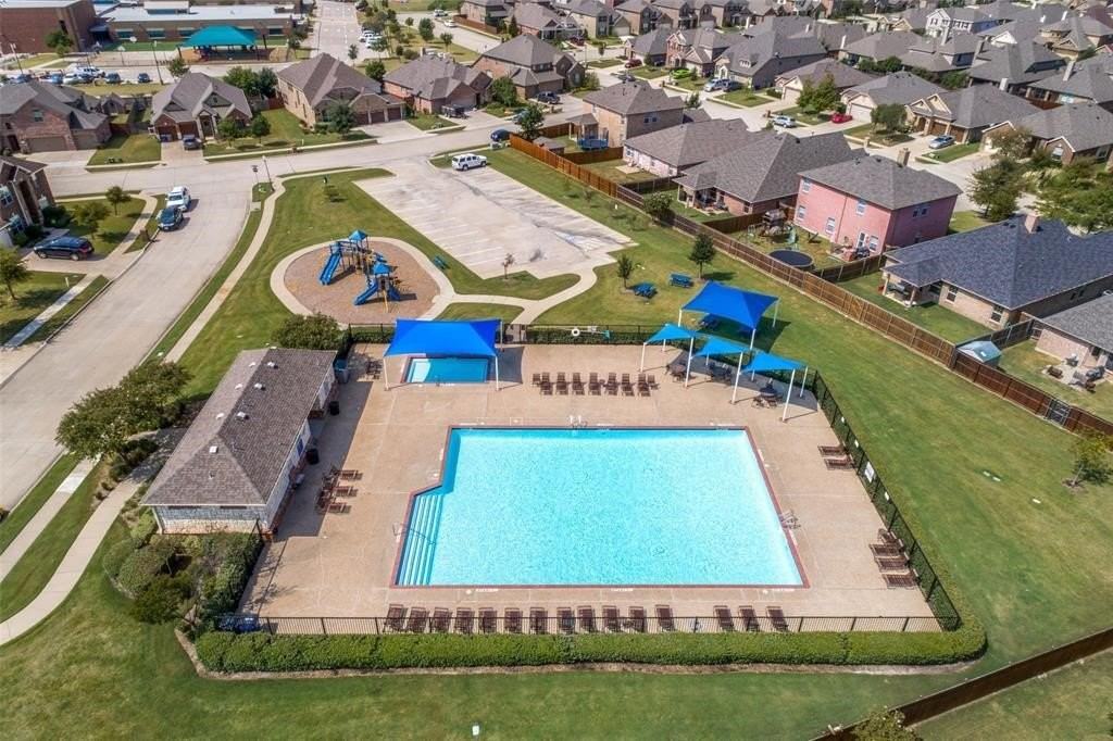 2641 Tradewinds Dr - Photo 3 of 14