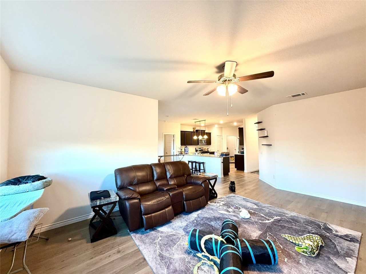 7316 Alfriston Pl - Photo 6 of 33