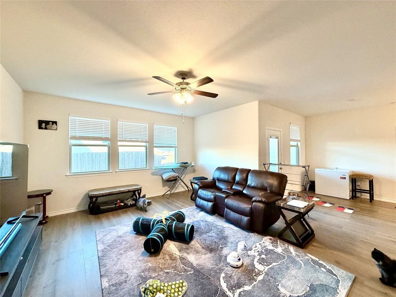 7316 Alfriston Pl - Photo 7 of 33
