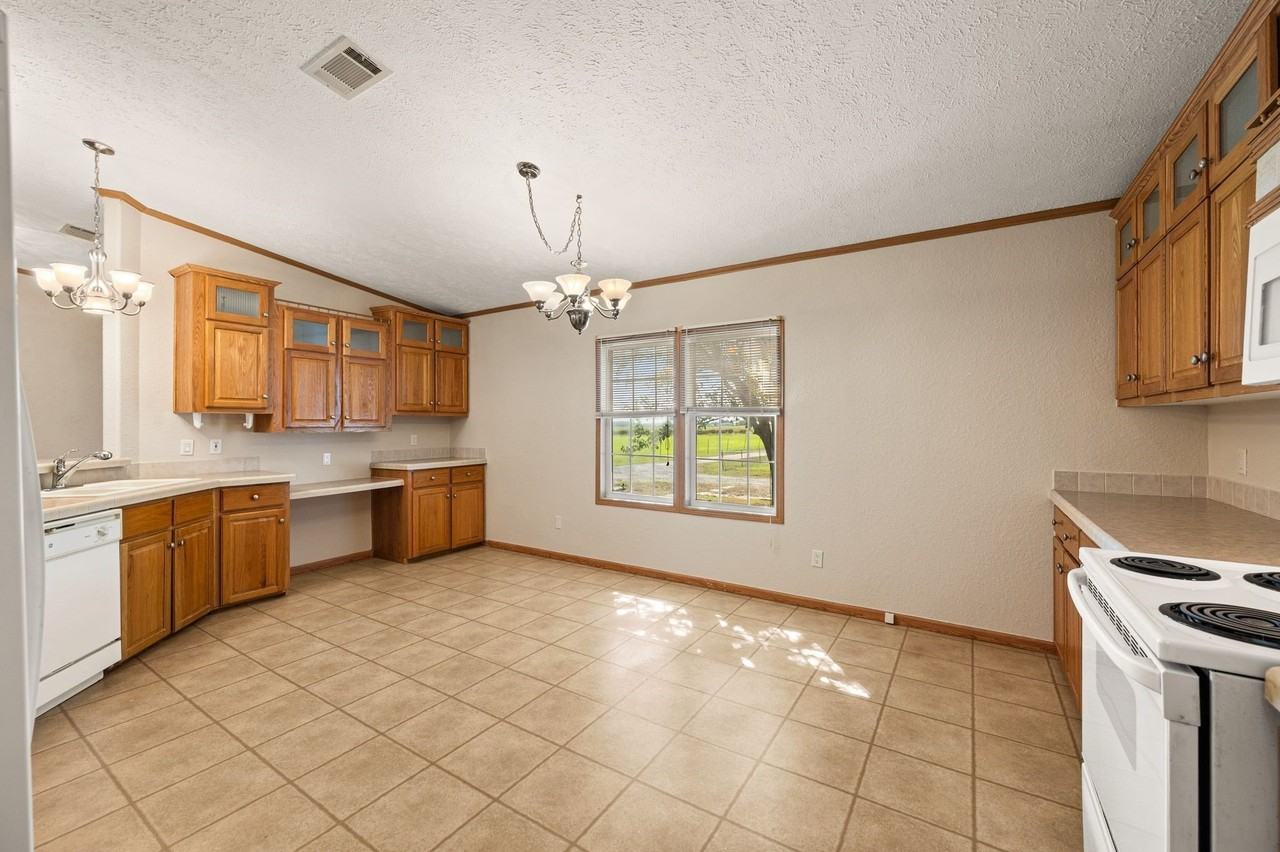 4103 Tolar Hwy - Photo 5 of 17