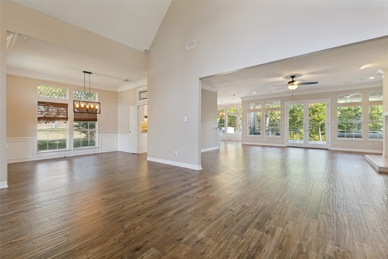 529 Chippendale Dr - Photo 2 of 28