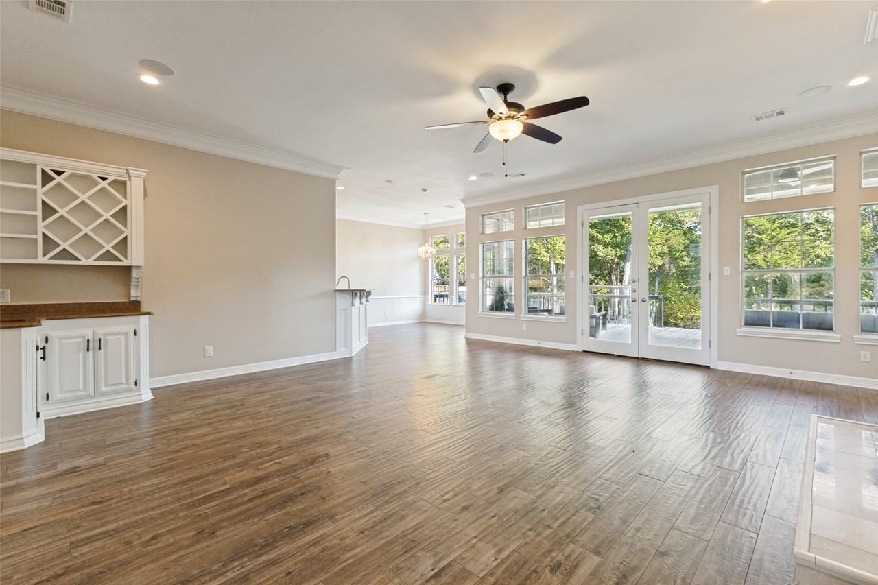 529 Chippendale Dr - Photo 3 of 28