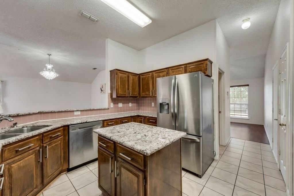 325 Crestview Dr - Photo 6 of 15