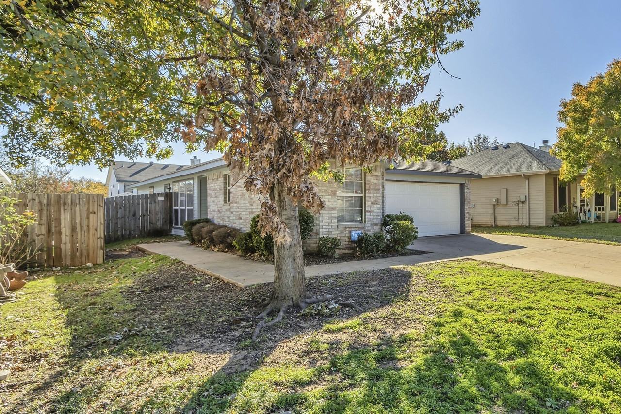 2920 Newport Ave - Photo 3 of 25