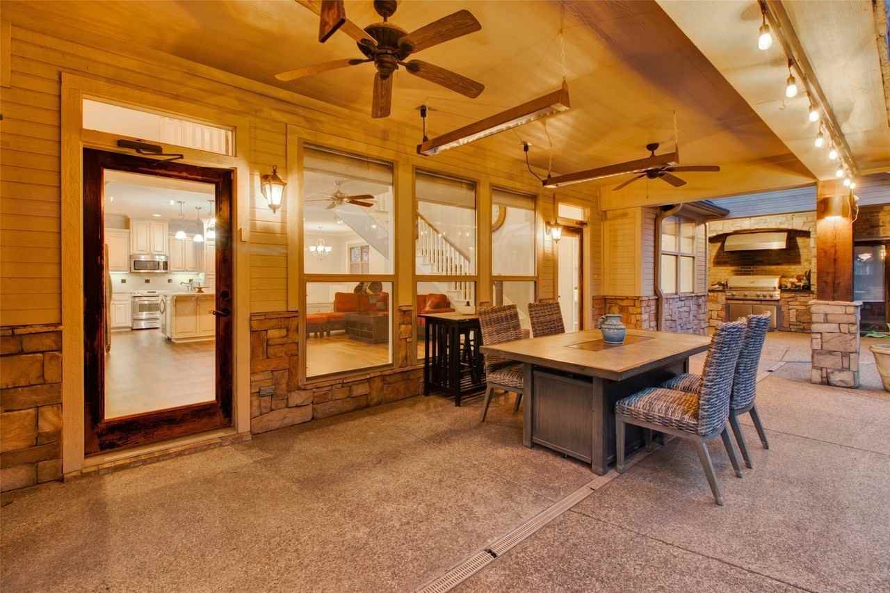 3815 Holly Ridge Dr - Photo 5 of 33