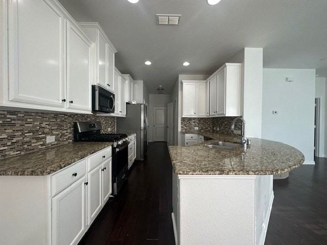 901 Brookville Ct - Photo 5 of 21