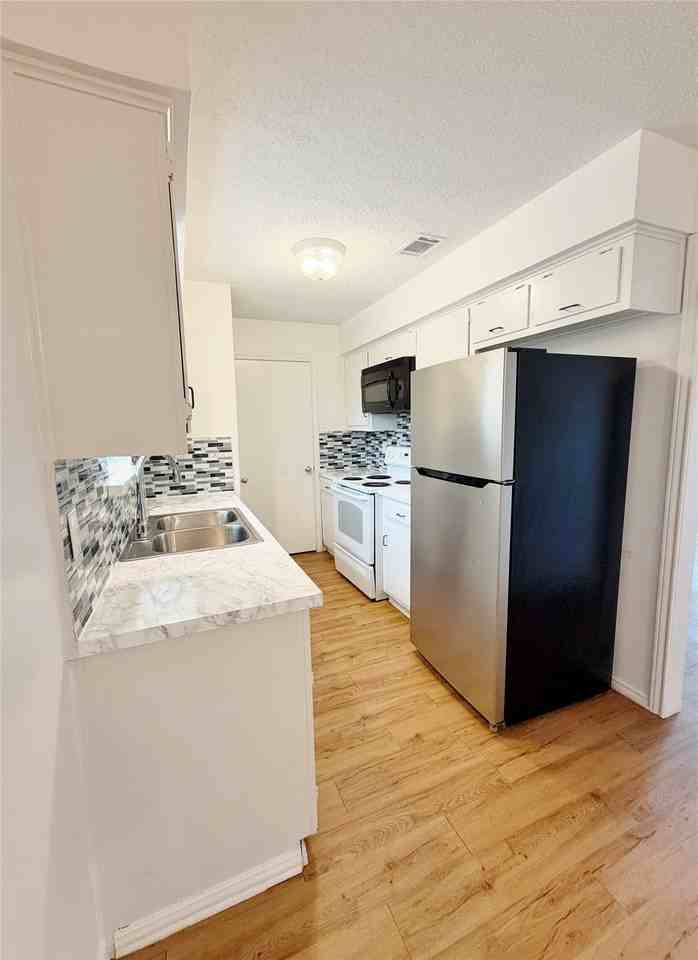 3914 William St - Photo 4 of 19