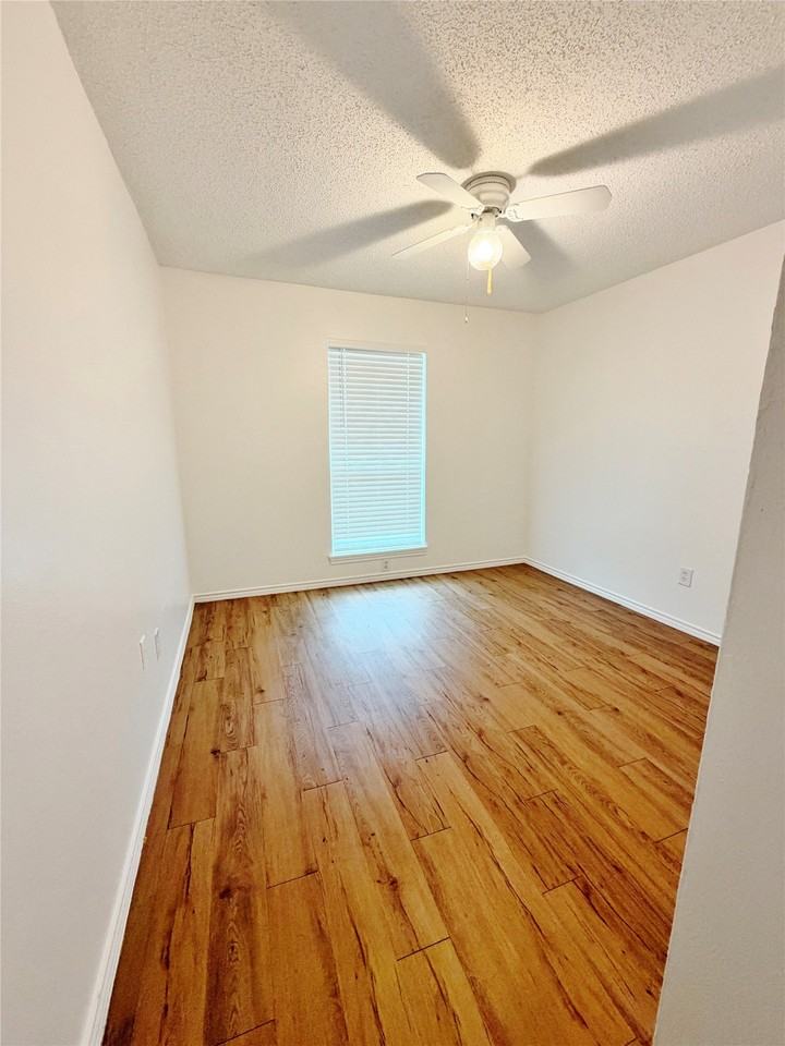 3914 William St - Photo 6 of 19