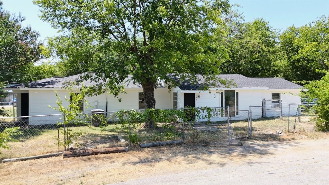 108 E Kirby - Photo 2 of 29