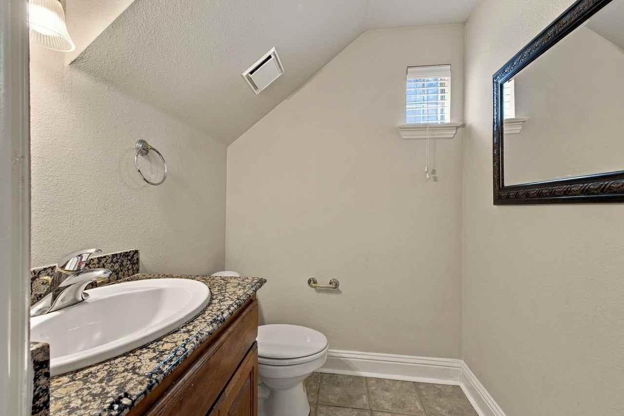 2529 Champagne Dr - Photo 6 of 27