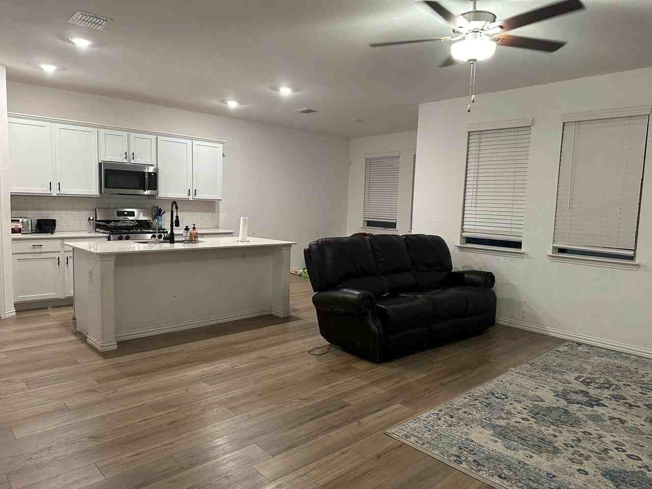3505 Triumph Dr - Photo 4 of 25