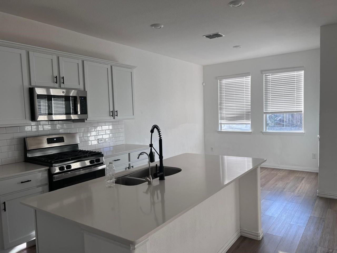 3505 Triumph Dr - Photo 7 of 25