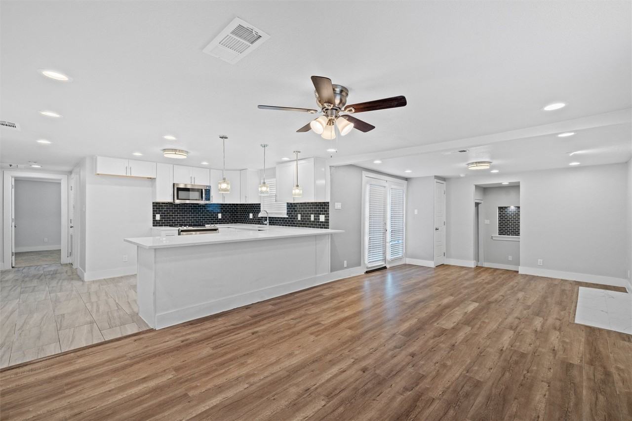 3514 Larry St - Photo 2 of 27
