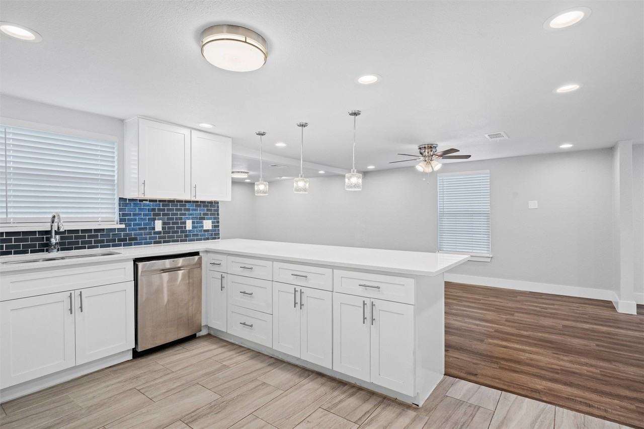 3514 Larry St - Photo 4 of 27
