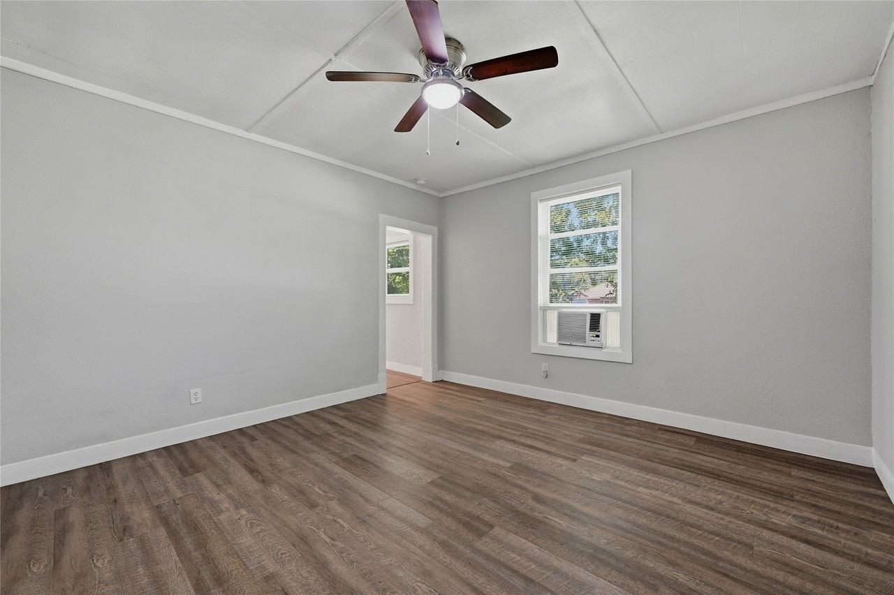 326 W Sears St #102 - Photo 5 of 19