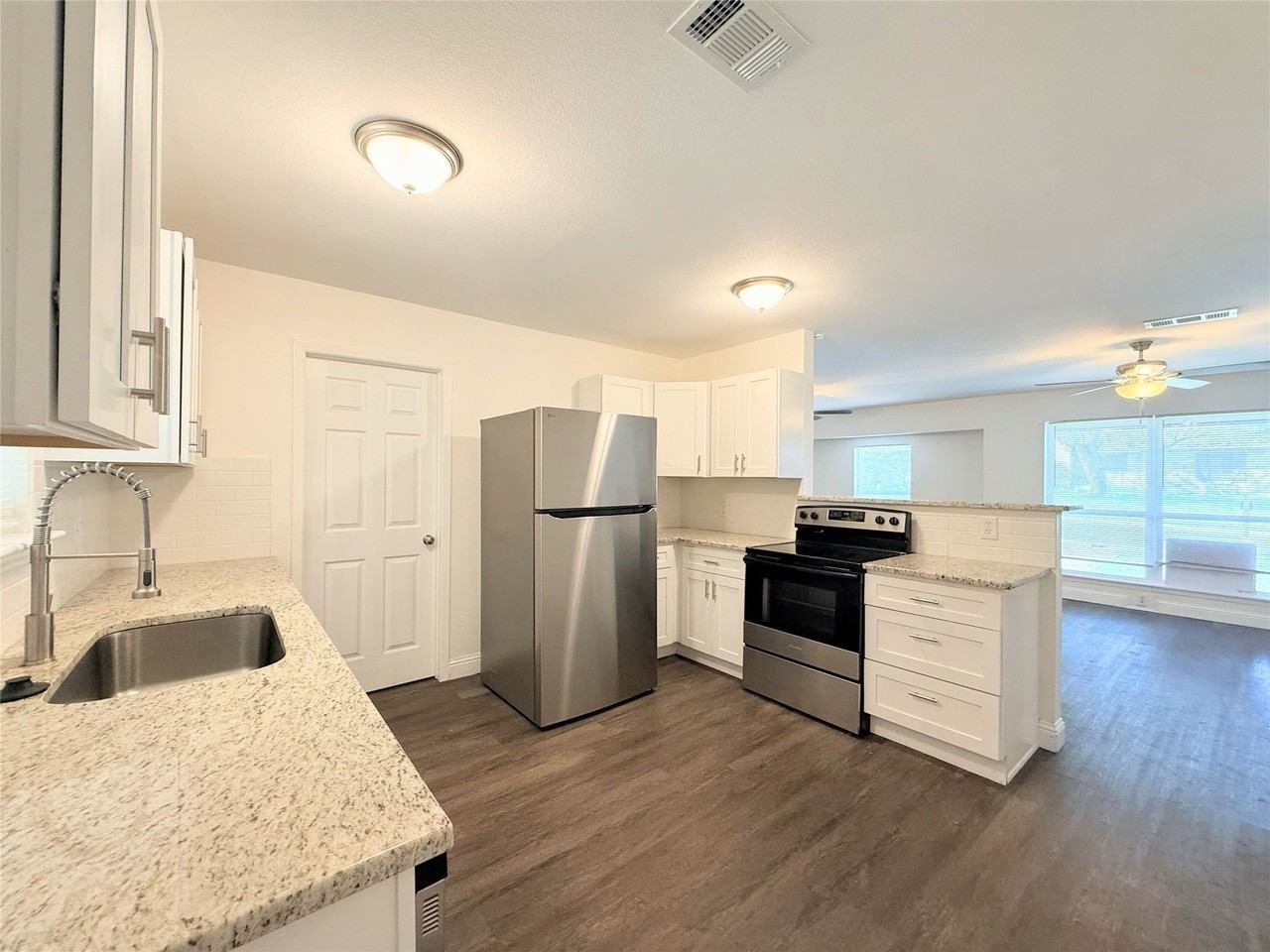 206 Arkansas St - Photo 4 of 20