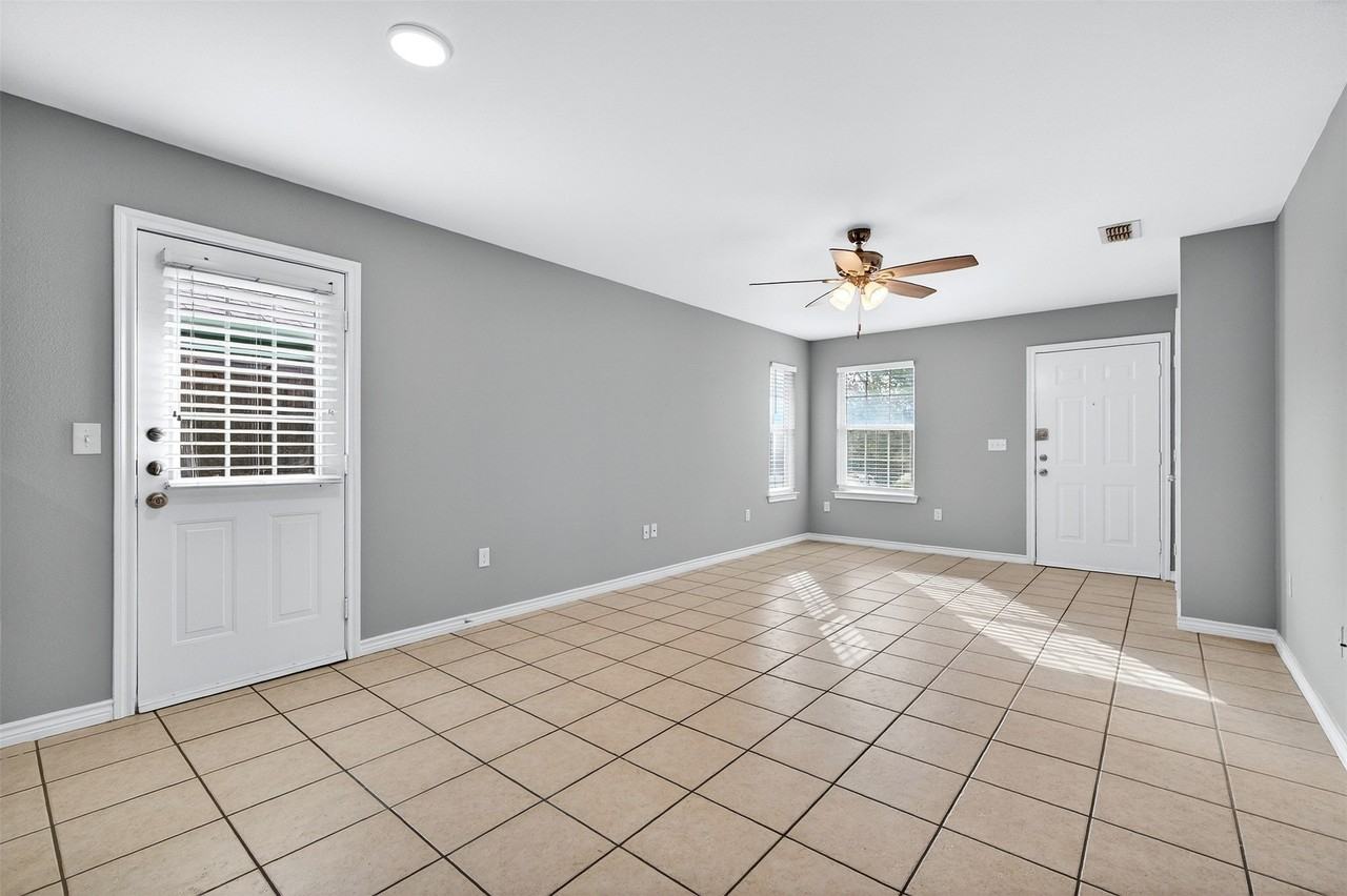 1021 Rice St #101 - Photo 5 of 19