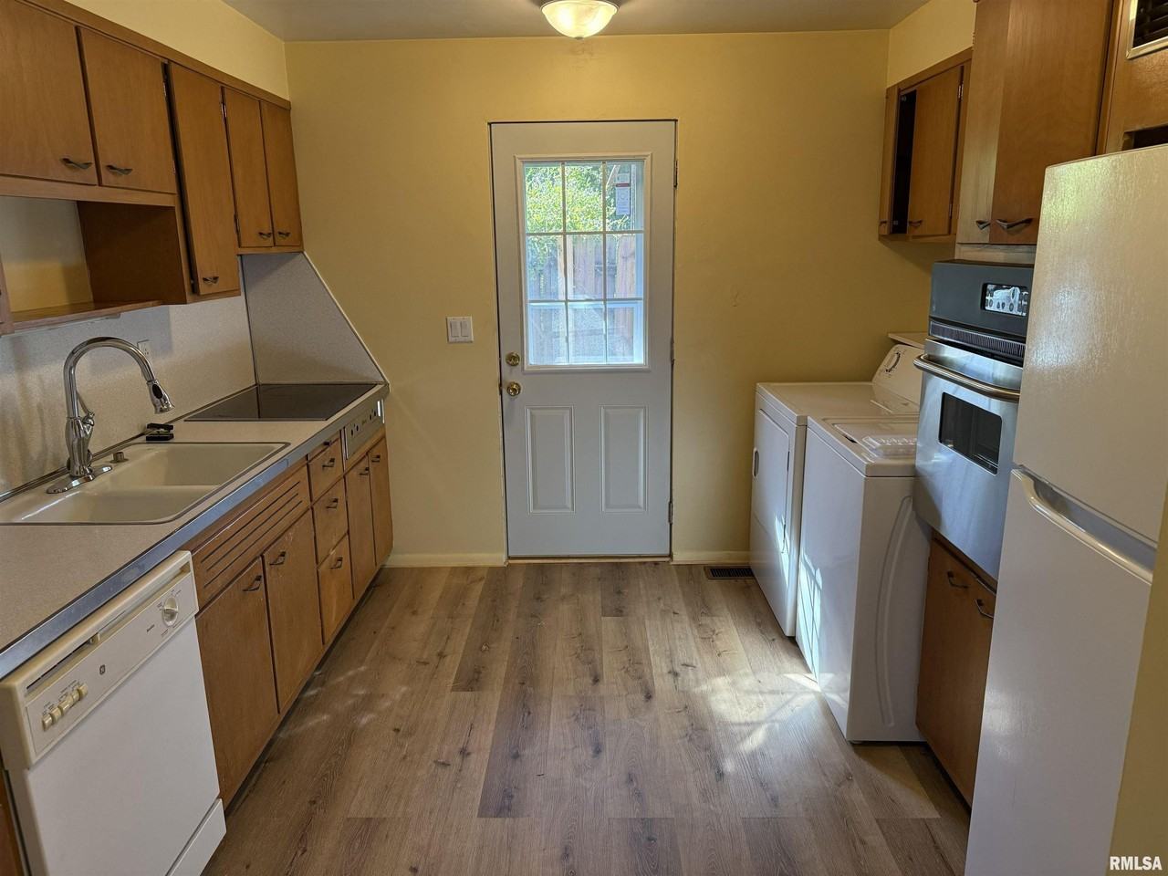 2944 S 5th St - Photo 2 of 10
