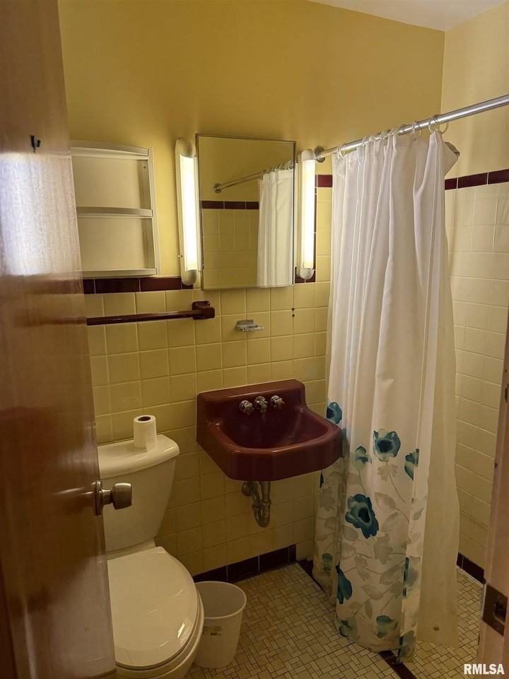 2944 S 5th St - Photo 6 of 10