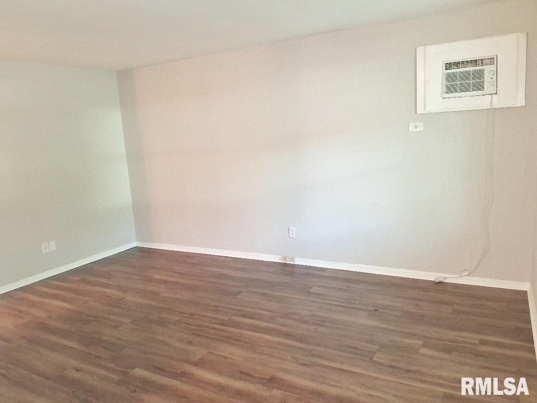 1514 N Pierson Ave #A - Photo 3 of 9