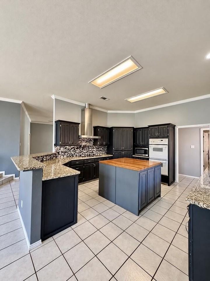 5102 King Richards Row - Photo 3 of 20