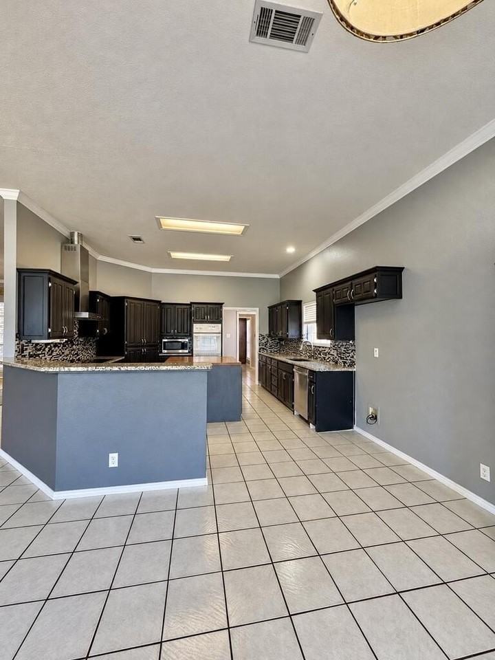 5102 King Richards Row - Photo 4 of 20