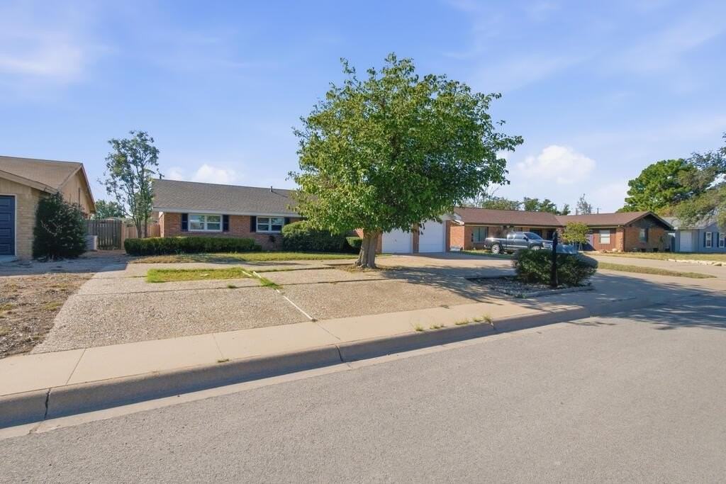 723 W Dormard Ave - Photo 2 of 45