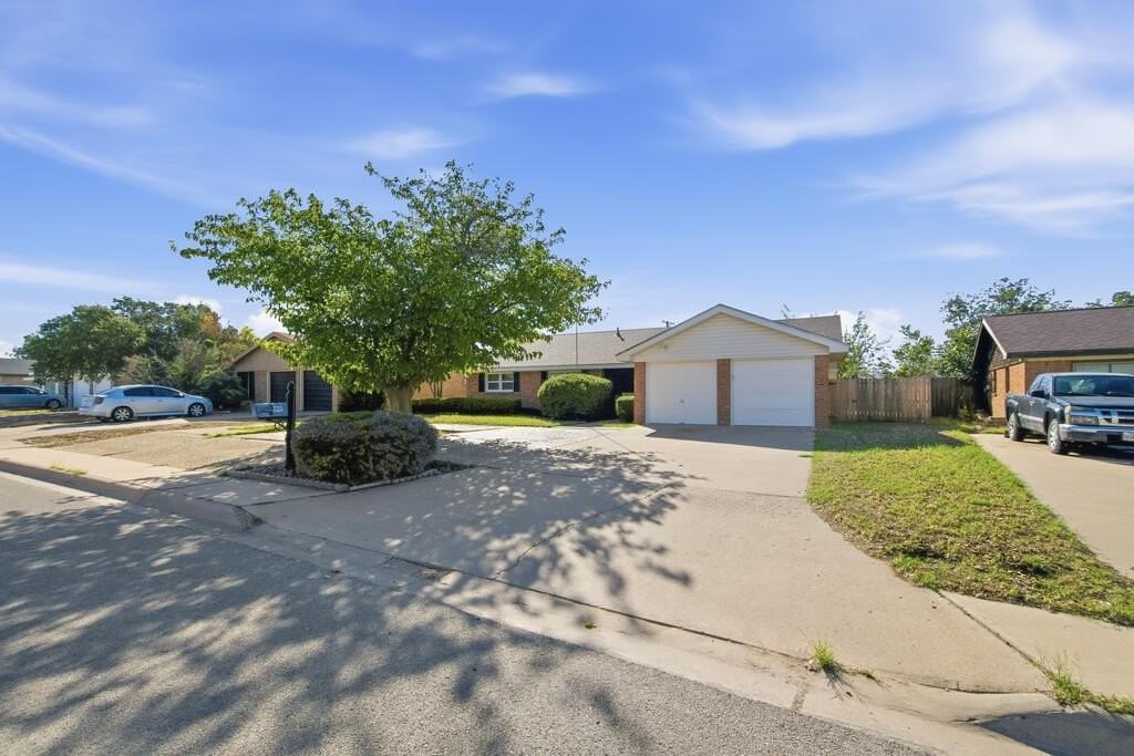723 W Dormard Ave - Photo 6 of 45