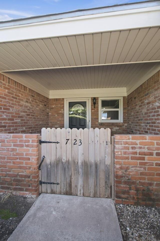 723 W Dormard Ave - Photo 7 of 45