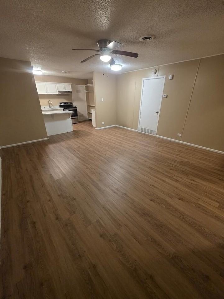 3310 Bedford Ave #B9 - Photo 7 of 24
