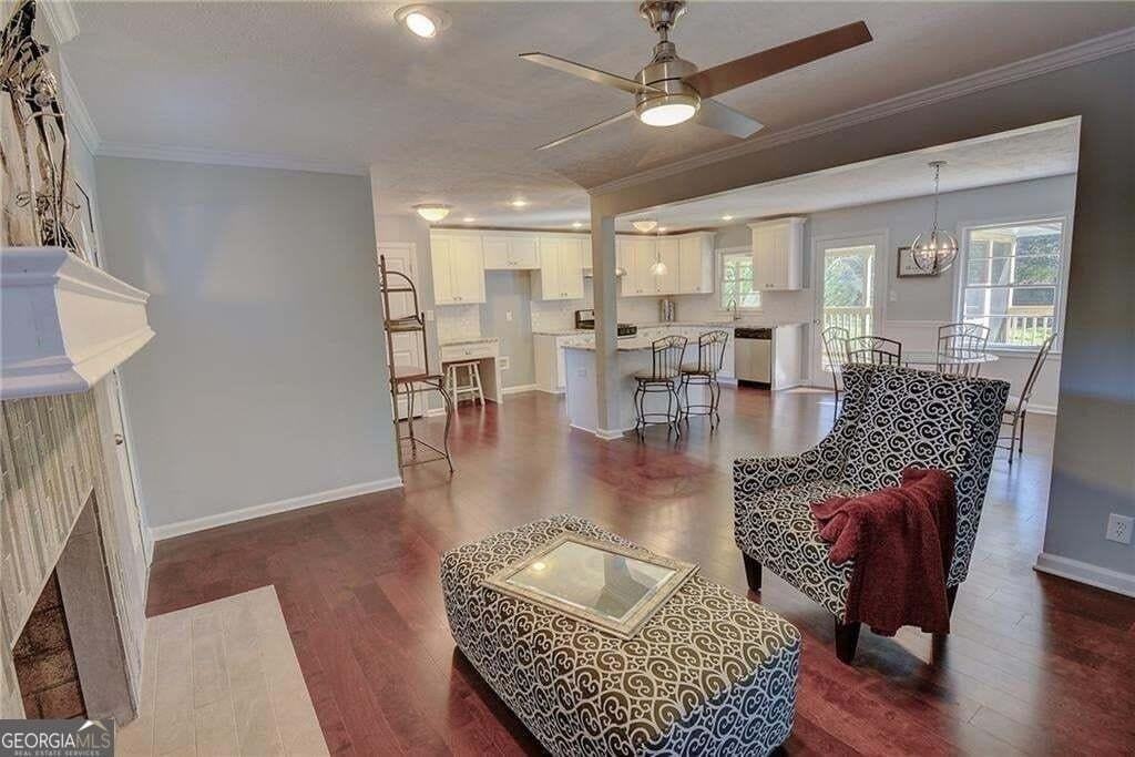 3188 Robin Ln - Photo 6 of 20