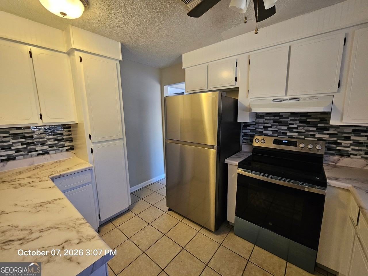 110 Stonefield Ct - Photo 3 of 24