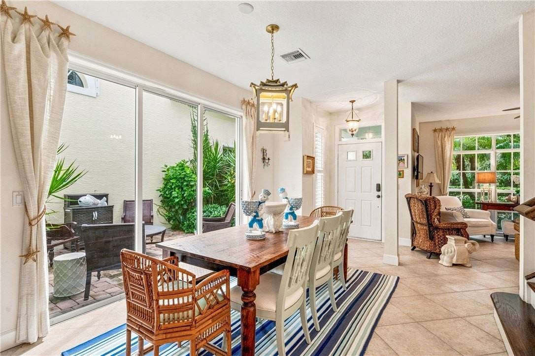8752 Windy Oaks Ct - Photo 3 of 36