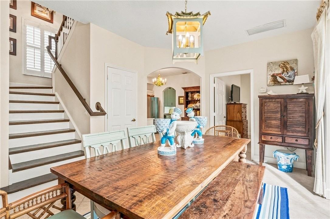 8752 Windy Oaks Ct - Photo 6 of 36