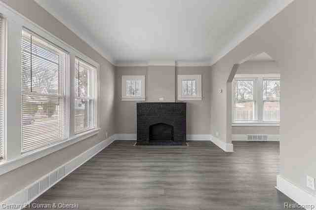 16508 Turner St - Photo 3 of 27