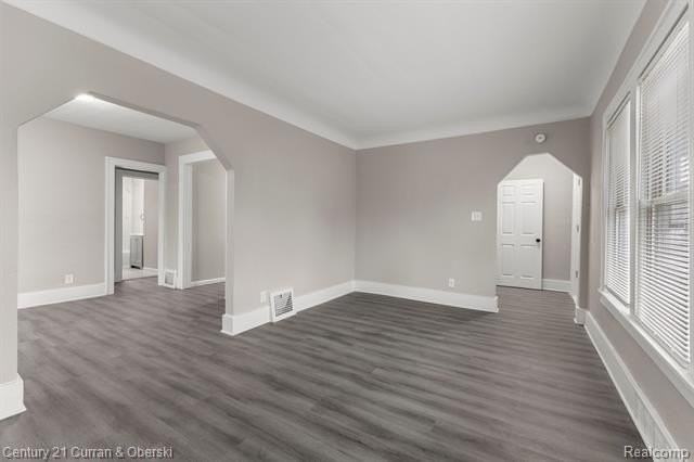 16508 Turner St - Photo 5 of 27