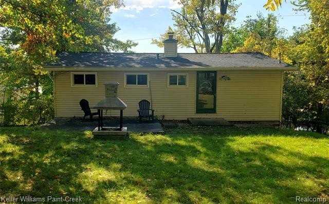 801 N Long Lake Blvd - Photo 2 of 14