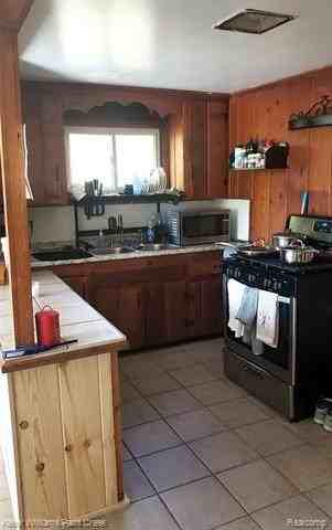 801 N Long Lake Blvd - Photo 4 of 14