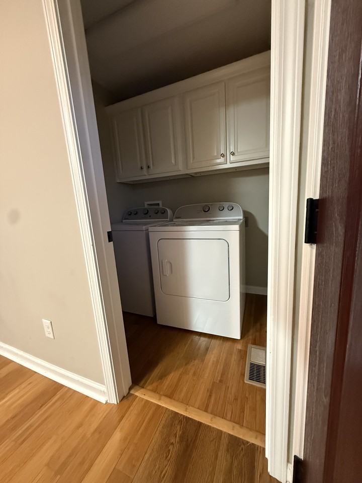 180 Ashwood Rd - Photo 5 of 11