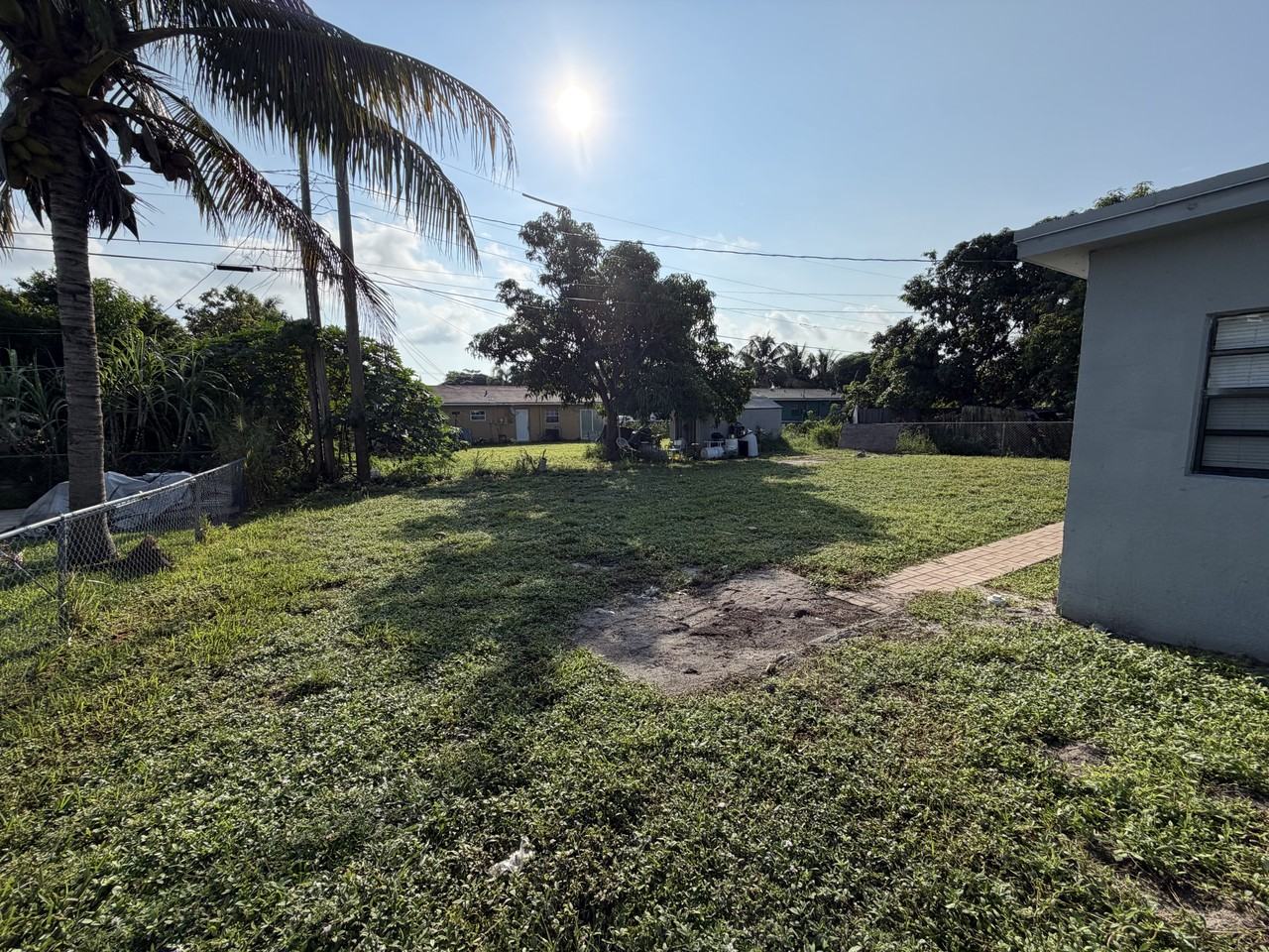 1526 Ne 1st Ct - Photo 5 of 34