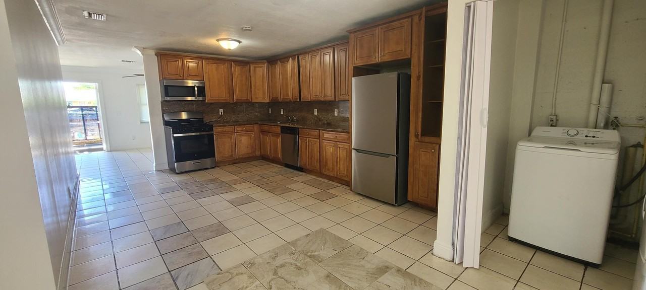 1769 Keenland Cir - Photo 4 of 19