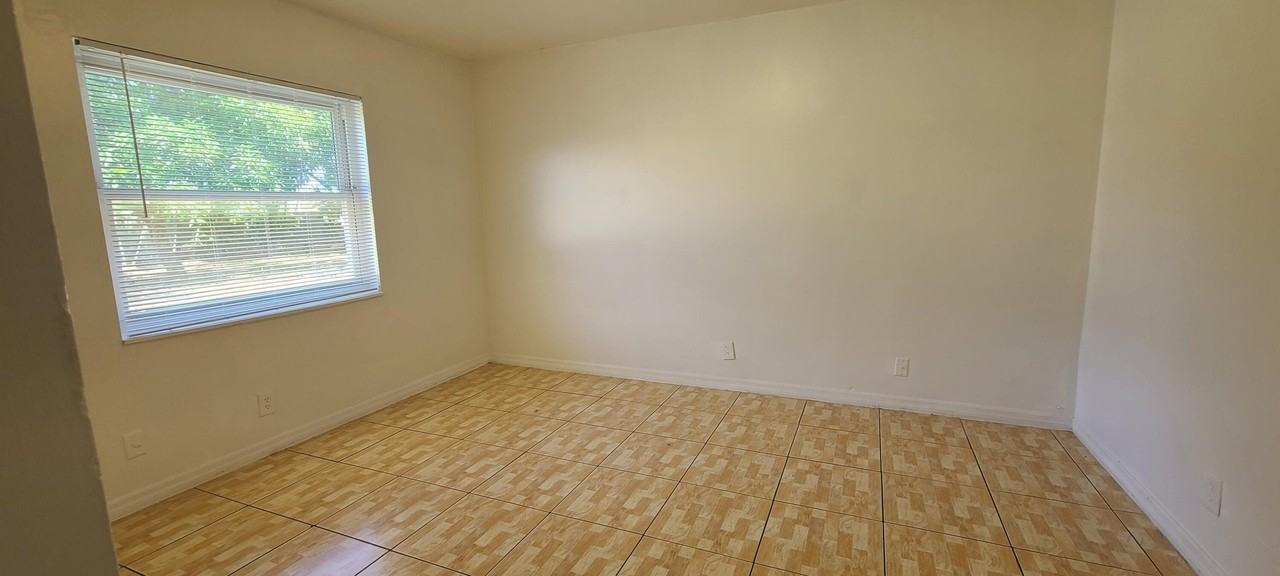 1769 Keenland Cir - Photo 7 of 19