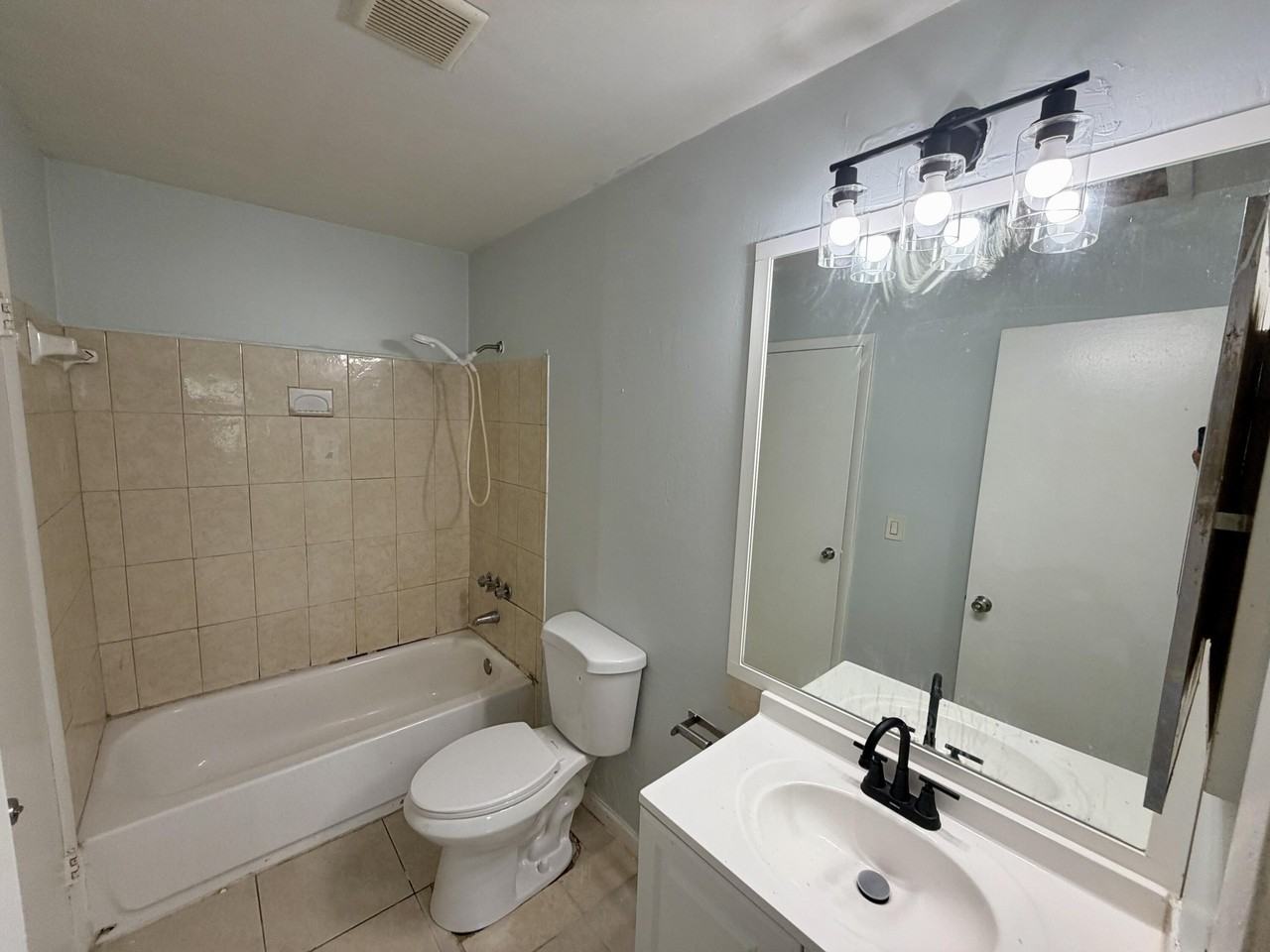 2217 Nw 56th Ave #2A - Photo 5 of 22