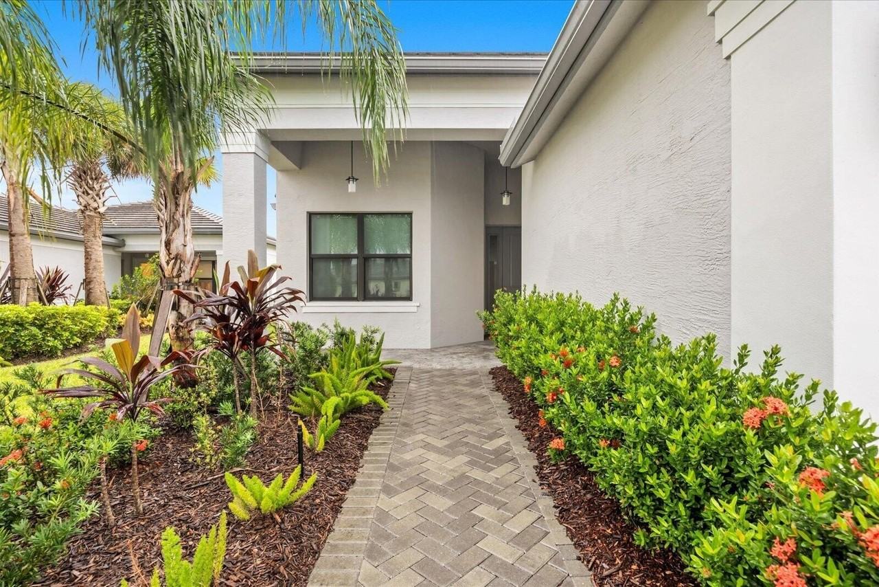 11665 Sw Marine Way - Photo 3 of 50