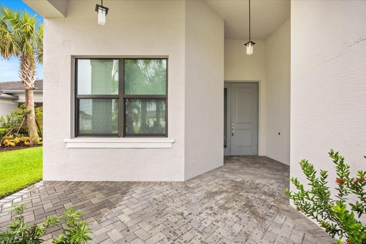 11665 Sw Marine Way - Photo 4 of 50