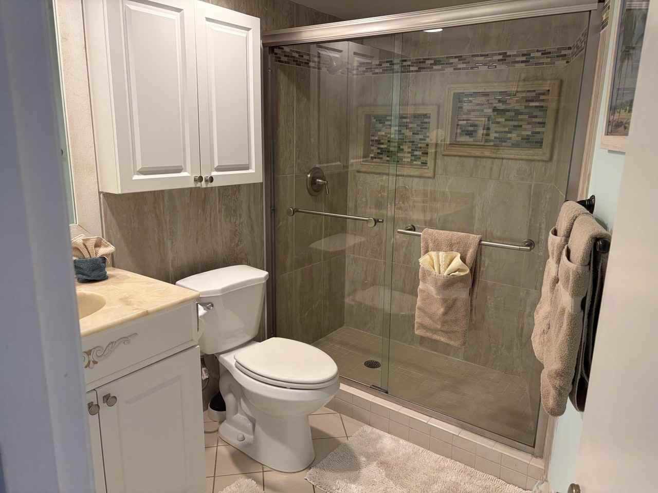 11811 Avenue Of P G A #3-1F - Photo 7 of 19