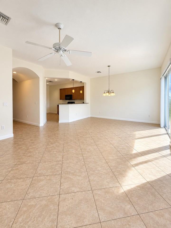 4730 S Prive Cir - Photo 7 of 40